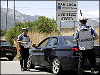 Italian police checking car near San Luca, 16 Aug 07